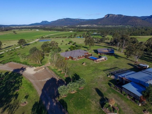 Adams Peak Country Estate